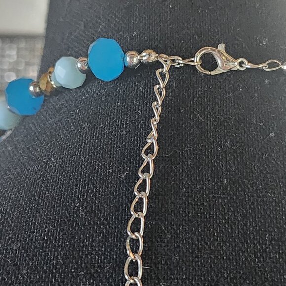 Blue and Gold Beaded Silver Tone Flower Faux Turquoise Pendant Boho 18" Necklace - Picture 11 of 16